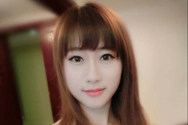 Autographed Trove Carafe 2019 Autographed by Wang Yuno Jing