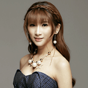 Autographed Trove Carafe 2018 Autographed by Chen 'JophyA' Ya